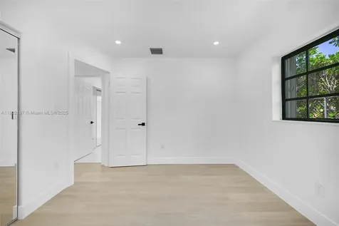 10845 SW 152nd Terrace Miami FL 33157