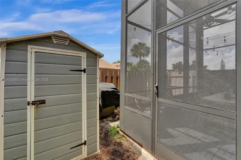 1951 SW 81st Terrace Davie FL 33324