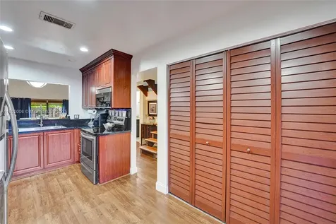 1951 SW 81st Terrace Davie FL 33324