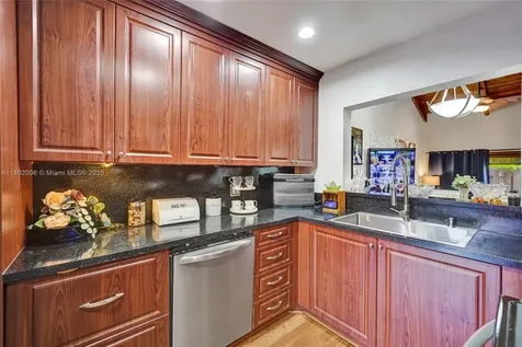 1951 SW 81st Terrace Davie FL 33324