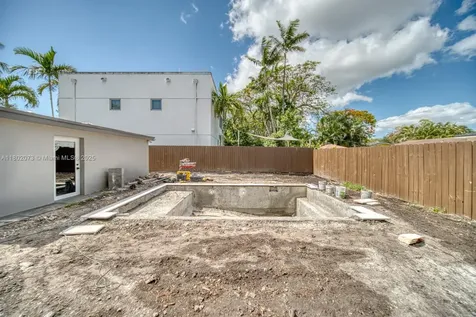 Established Fully License And Insured Pool/spa Business For Sale Kendall FL 33186