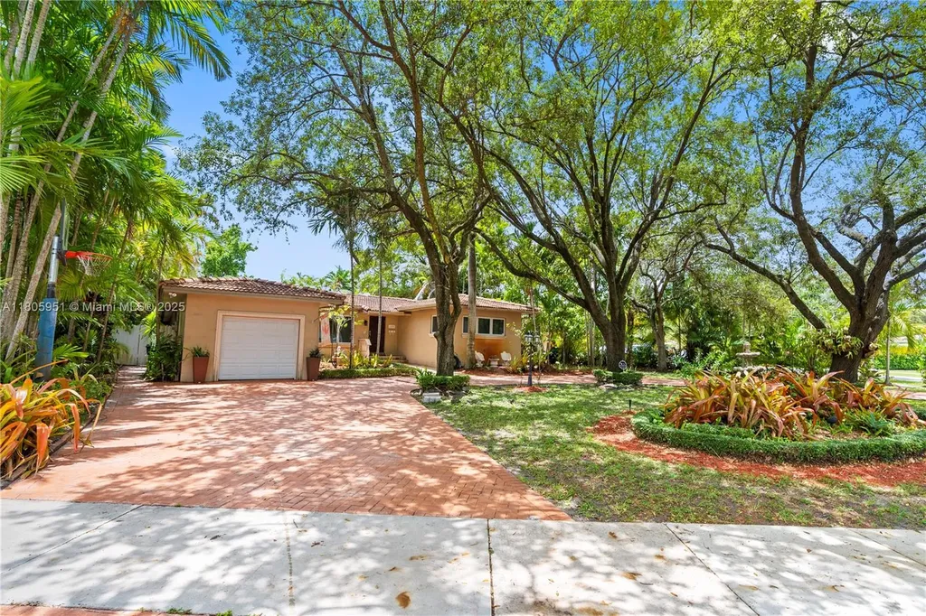 1090 Meadowlark Avenue Miami Springs FL 33166