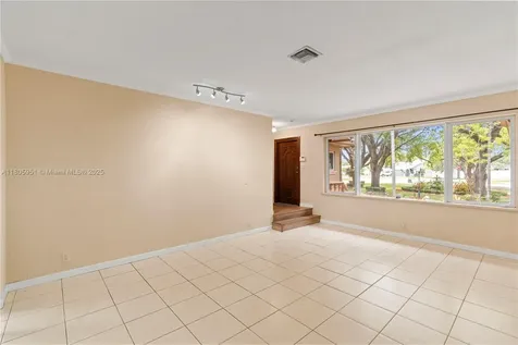 1090 Meadowlark Avenue Miami Springs FL 33166