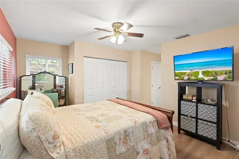1090 Meadowlark Avenue Miami Springs FL 33166