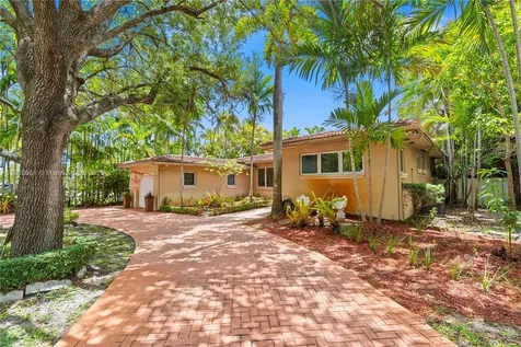 1090 Meadowlark Avenue Miami Springs FL 33166