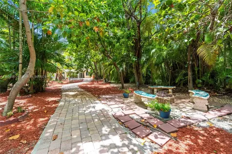 1090 Meadowlark Avenue Miami Springs FL 33166
