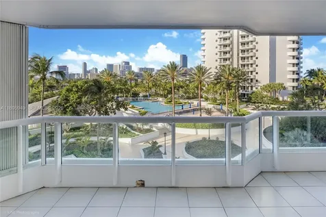 21205 Yacht Club Drive Aventura FL 33180
