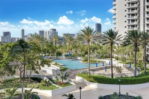 21205 Yacht Club Drive Aventura FL 33180