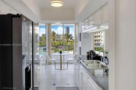 21205 Yacht Club Drive Aventura FL 33180
