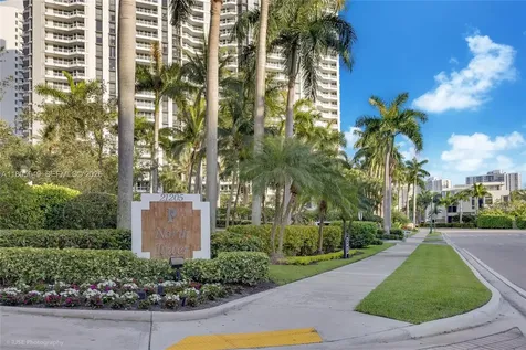 21205 Yacht Club Drive Aventura FL 33180