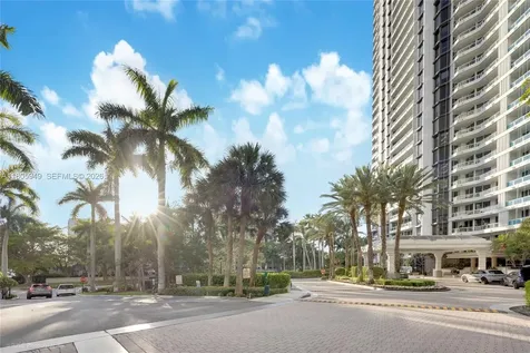 21205 Yacht Club Drive Aventura FL 33180