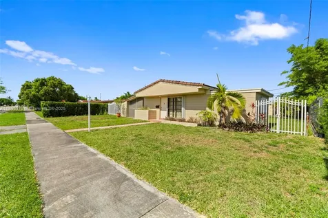 4295 SW 97th Court Miami FL 33165