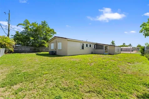 4295 SW 97th Court Miami FL 33165