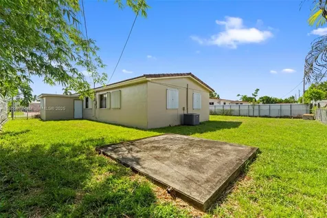 4295 SW 97th Court Miami FL 33165