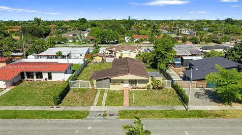 4295 SW 97th Court Miami FL 33165