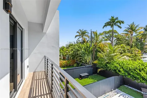 1116 NE 10th Avenue Fort Lauderdale FL 33304