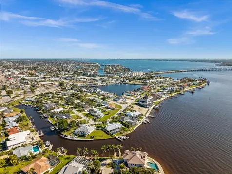 1600 Edith Esplanade Cape Coral FL 33904