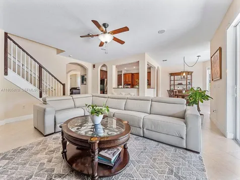 19165 N Gardenia Avenue Weston FL 33332