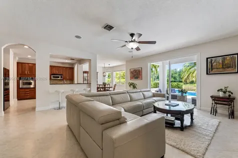 19165 N Gardenia Avenue Weston FL 33332