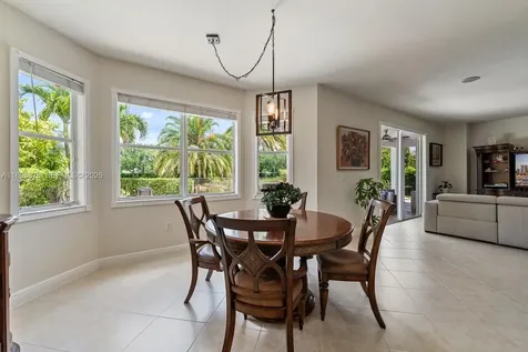 19165 N Gardenia Avenue Weston FL 33332