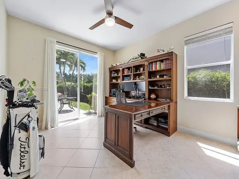 19165 N Gardenia Avenue Weston FL 33332