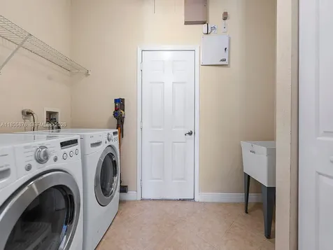 19165 N Gardenia Avenue Weston FL 33332