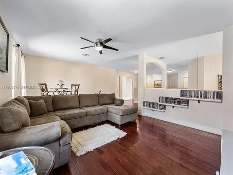 19165 N Gardenia Avenue Weston FL 33332