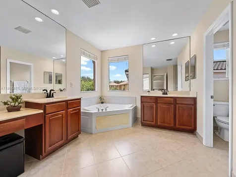 19165 N Gardenia Avenue Weston FL 33332