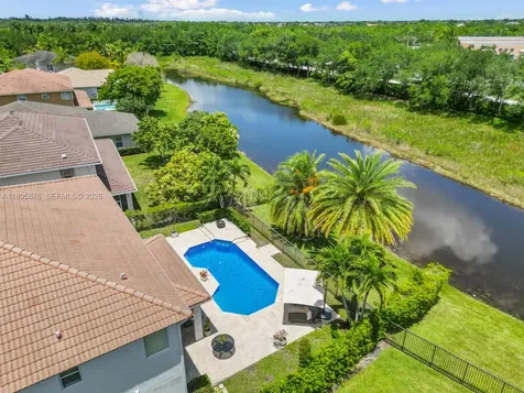 19165 N Gardenia Avenue Weston FL 33332
