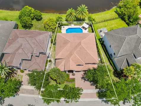 19165 N Gardenia Avenue Weston FL 33332