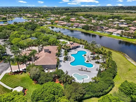 19165 N Gardenia Avenue Weston FL 33332