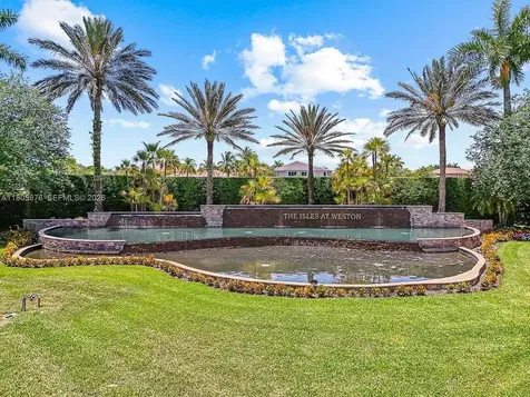 19165 N Gardenia Avenue Weston FL 33332