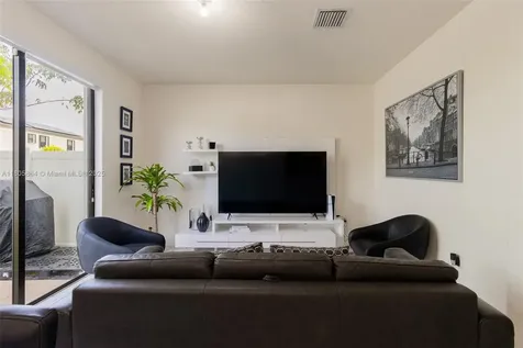 10966 W 33rd Way Hialeah FL 33018