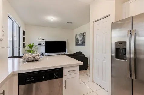 10966 W 33rd Way Hialeah FL 33018