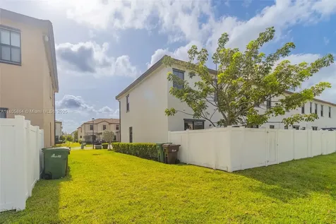 10966 W 33rd Way Hialeah FL 33018