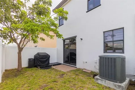 10966 W 33rd Way Hialeah FL 33018