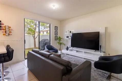 10966 W 33rd Way Hialeah FL 33018