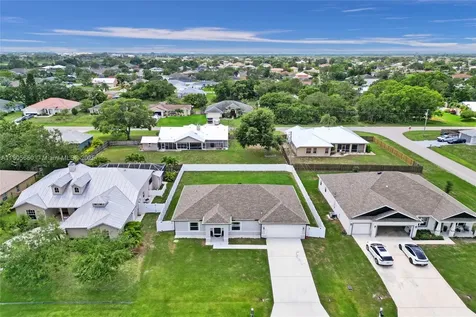 434 SW Namoit Place Port St. Lucie FL 34953