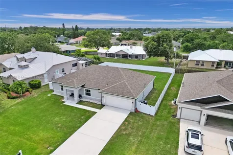 434 SW Namoit Place Port St. Lucie FL 34953