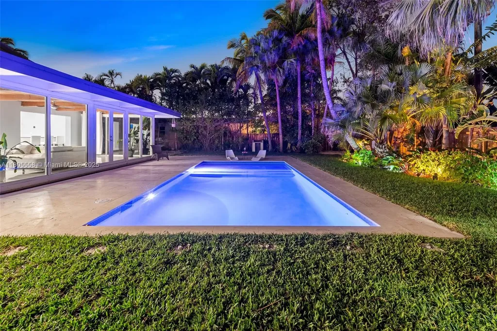 1025 Washington Street Hollywood FL 33019