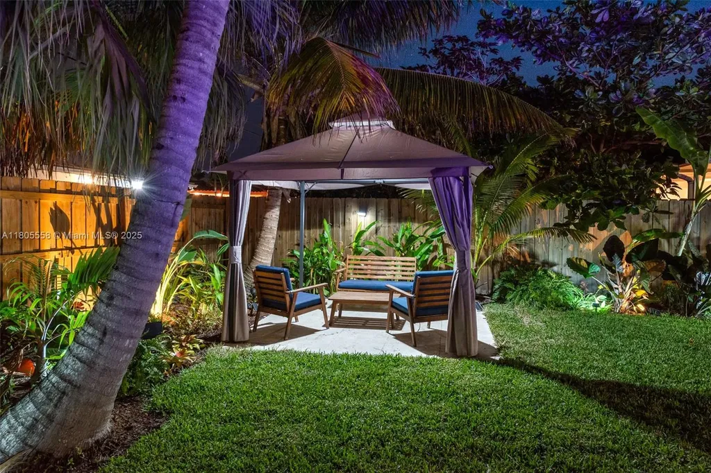 1025 Washington Street Hollywood FL 33019