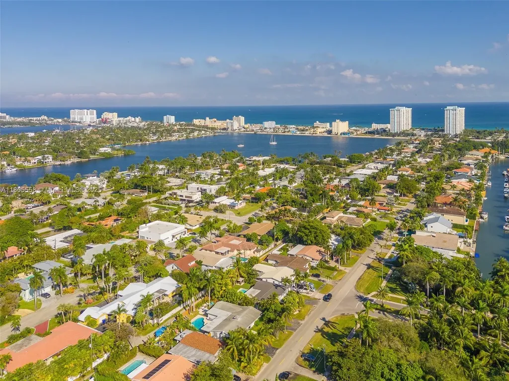 1025 Washington Street Hollywood FL 33019