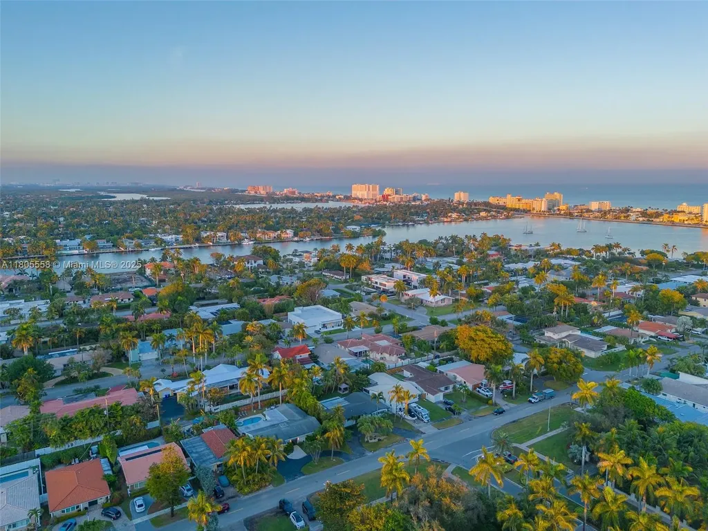 1025 Washington Street Hollywood FL 33019