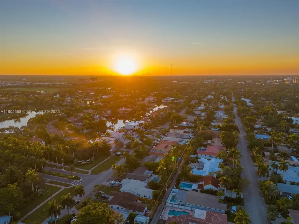 1025 Washington Street Hollywood FL 33019