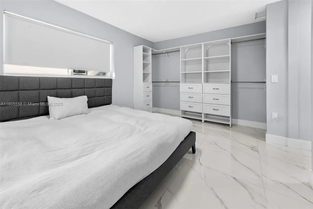 1025 Washington Street Hollywood FL 33019