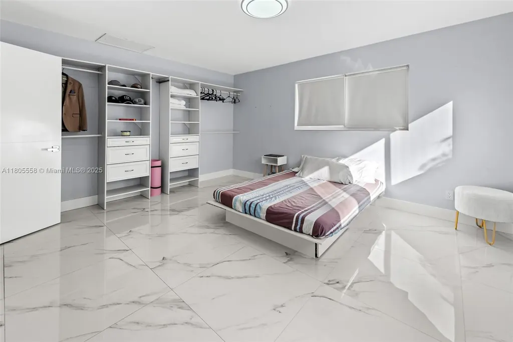 1025 Washington Street Hollywood FL 33019