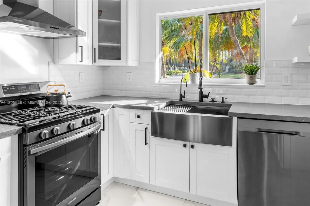 1025 Washington Street Hollywood FL 33019