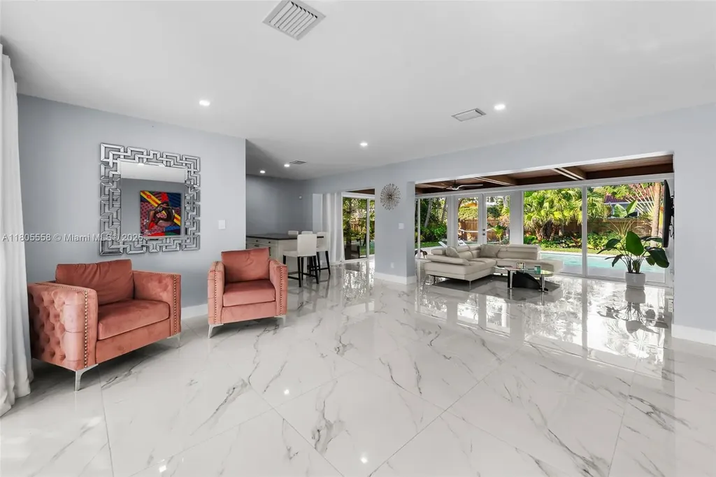 1025 Washington Street Hollywood FL 33019