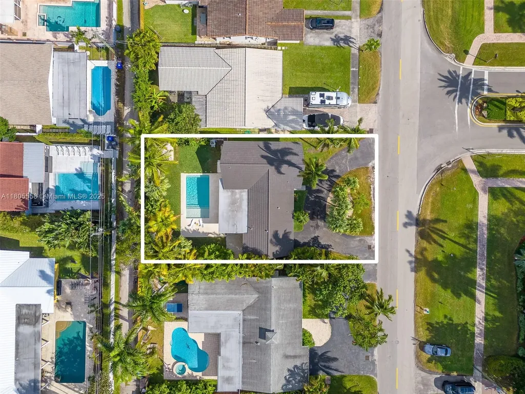 1025 Washington Street Hollywood FL 33019