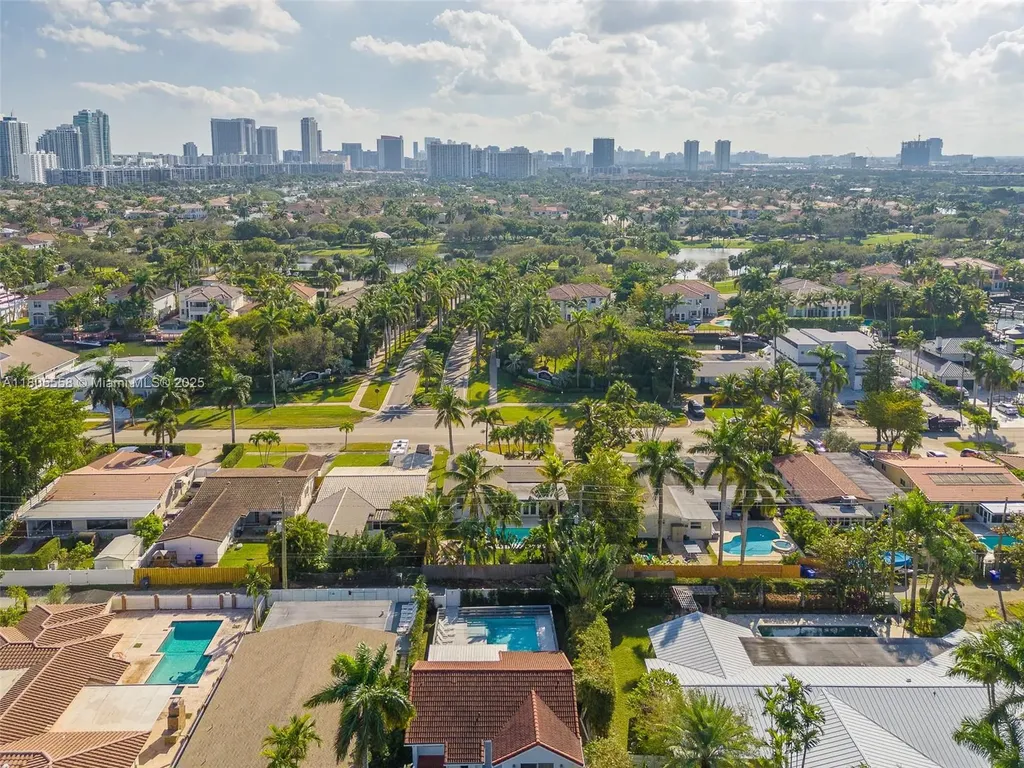 1025 Washington Street Hollywood FL 33019